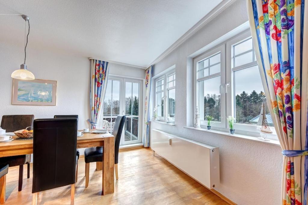 Grosse Schoene 3 Zimmer Ferienwohnung - 100 Qm - In Strandnaehe Fuer 6 Personen!! Heringsdorf  Esterno foto