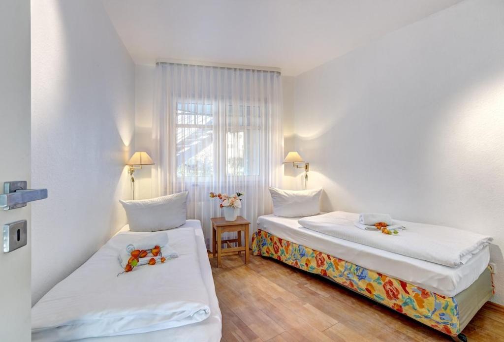 Grosse Schoene 3 Zimmer Ferienwohnung - 100 Qm - In Strandnaehe Fuer 6 Personen!! Heringsdorf  Esterno foto